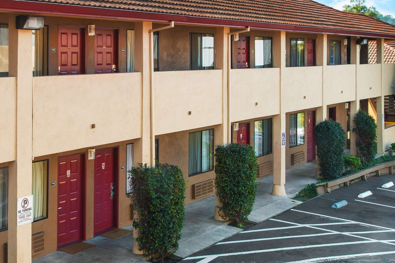 Days Inn by Wyndham Pinole Berkeley 2/27