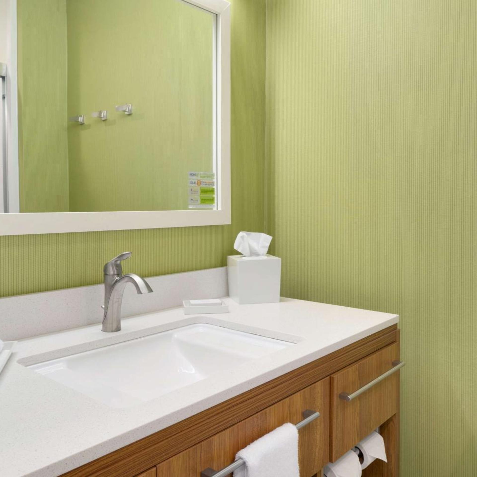 STUDIO, SUITE, QUEEN BED, ACCESSIBLE