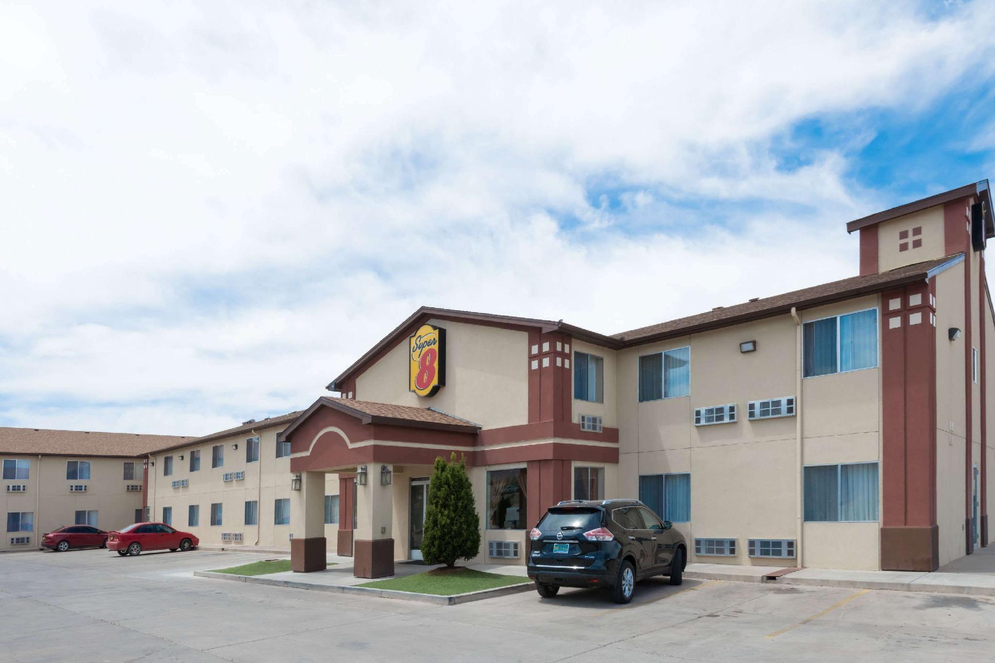 Super 8 By Wyndham Bernalillo 26/26