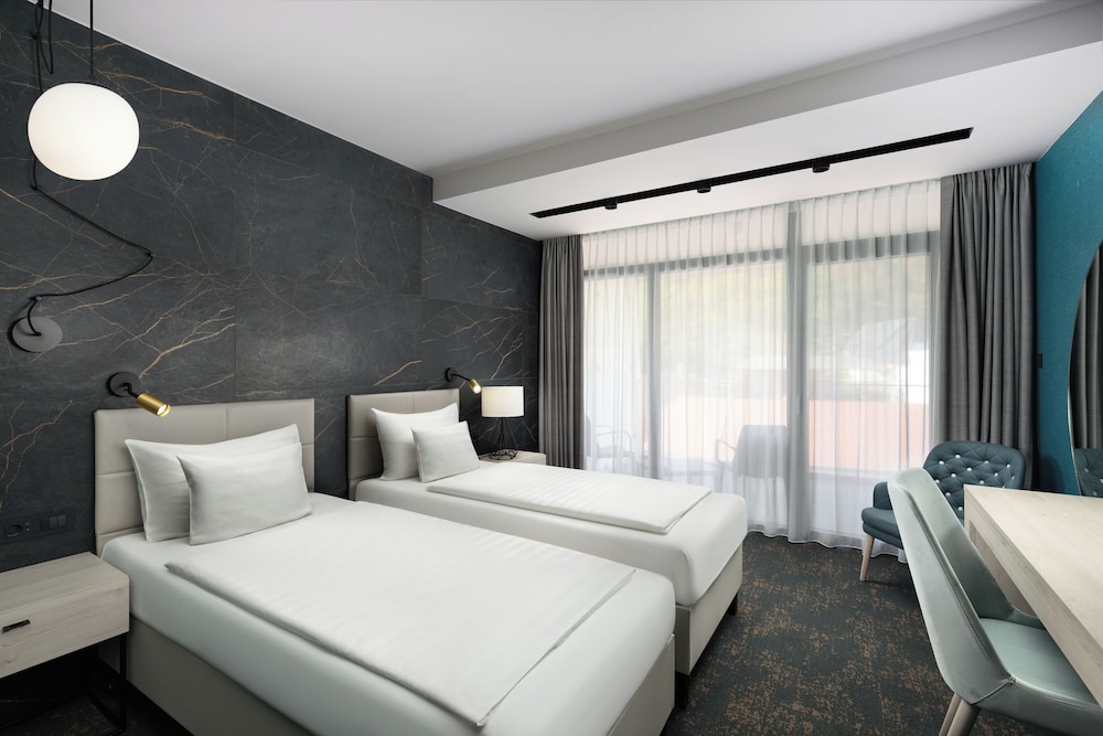 Standard, Twin Beds