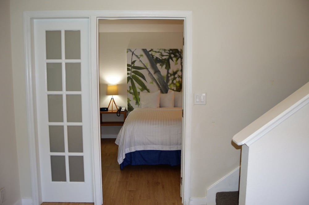 DORAL INN & SUITES MIAMI AIRPORT WEST 13/43