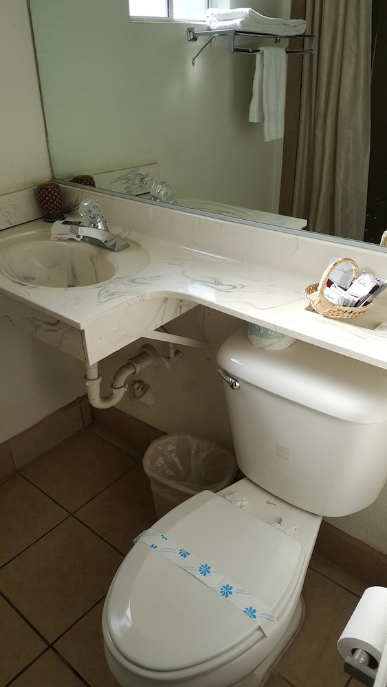 Budget Inn and Suites El Centro 23/34