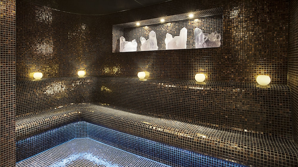 swimming pool spa