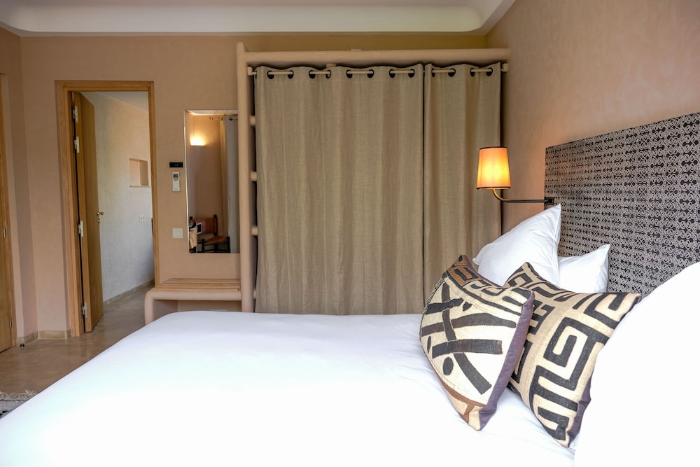 Oasis Lodges 15/72