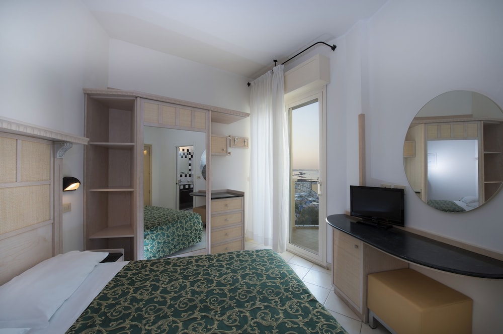 ROOM, DOUBLE BED, SEA VIEW