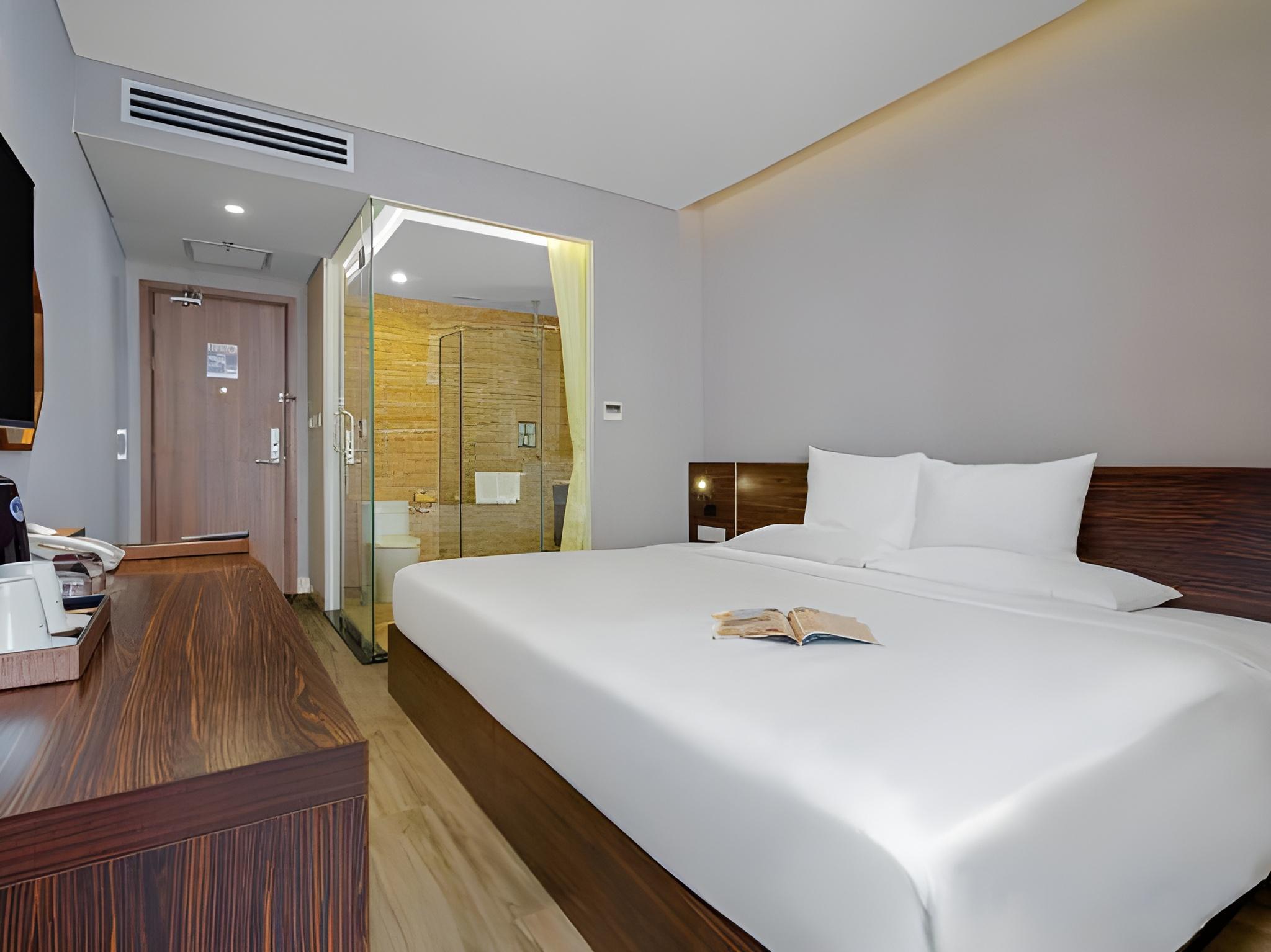 Room, Twin Beds, Balcony