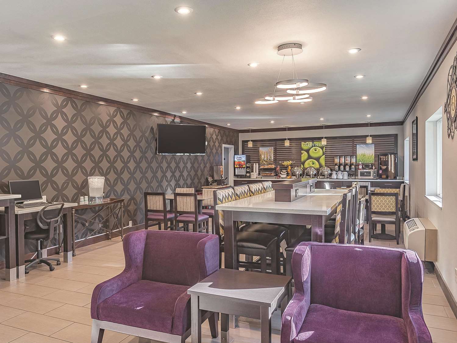 restaurant cafeteria
