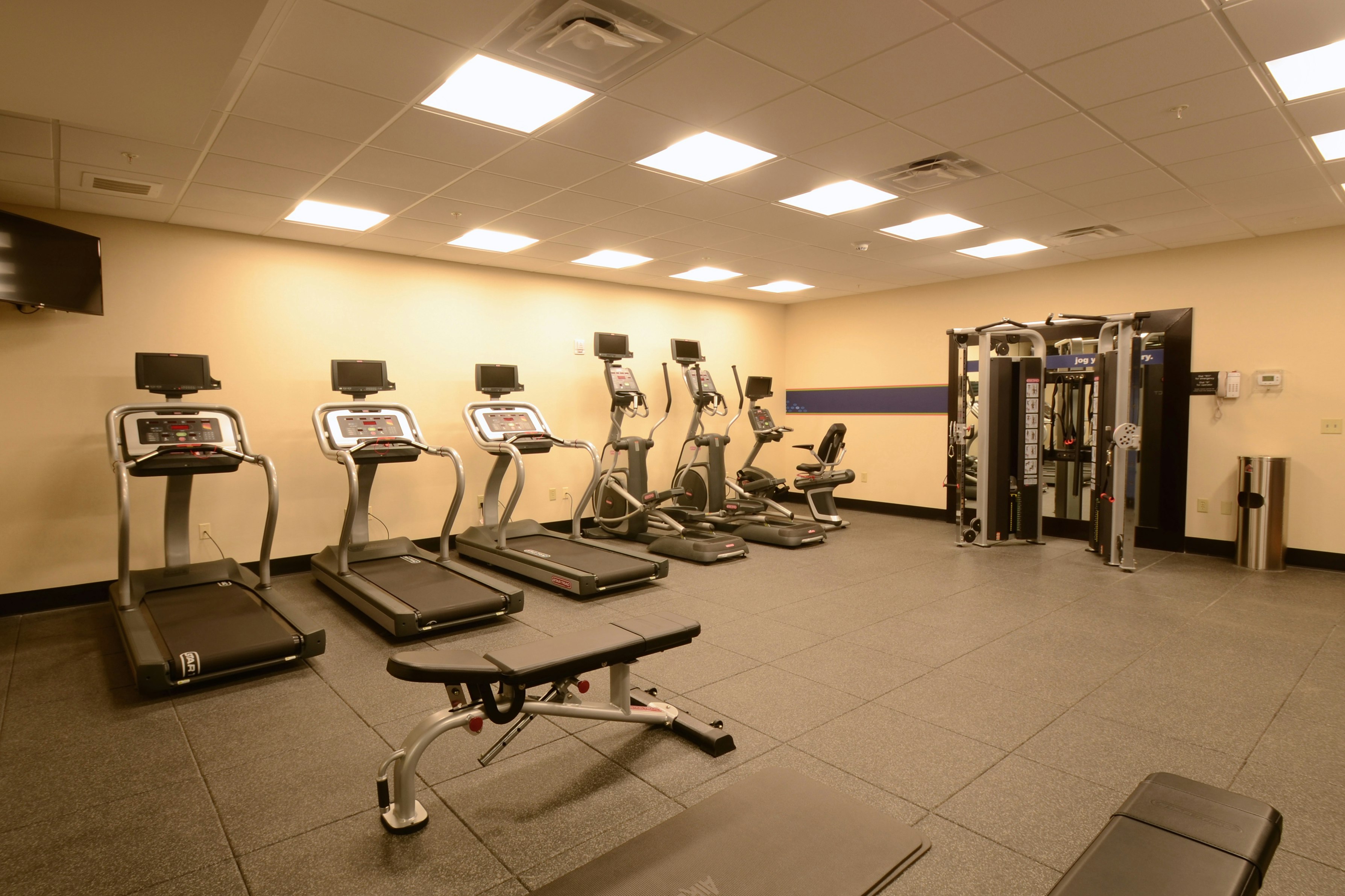 Hampton Inn Suites Cazenovia Ny 17/41