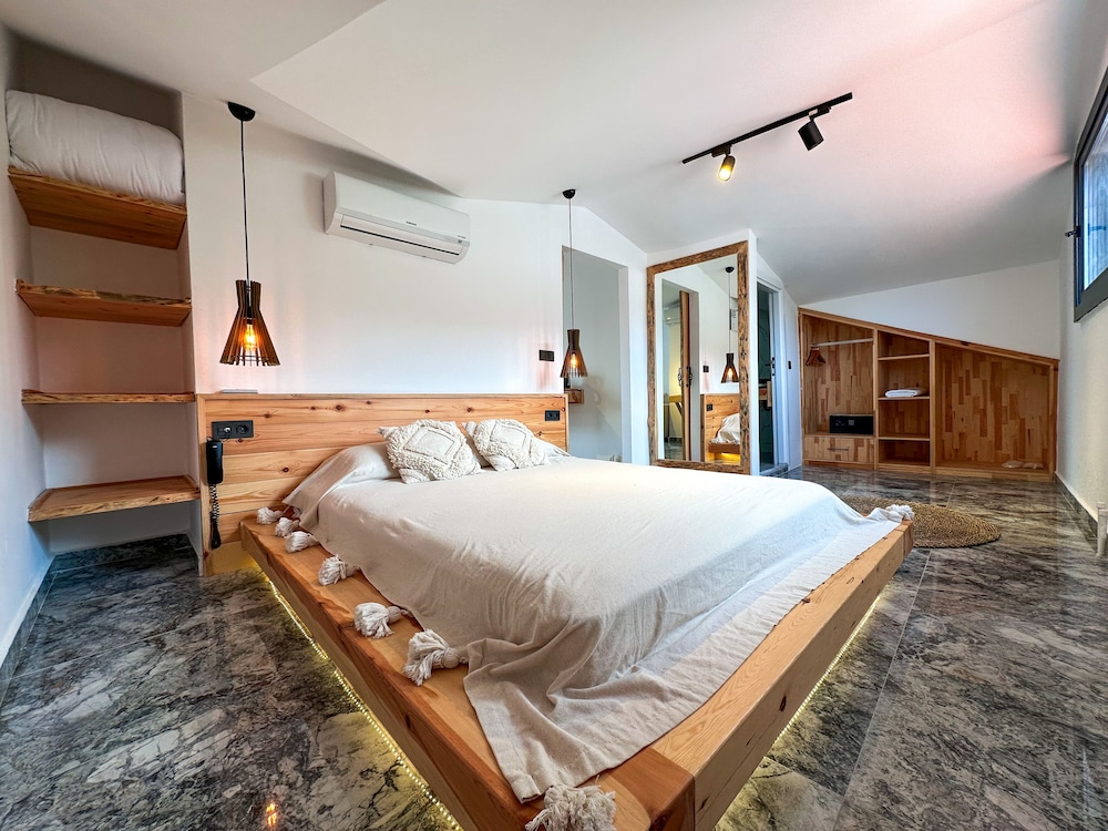 Cabana Boutique Hotel & Cafe 11/35