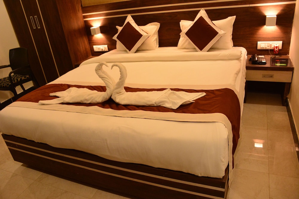 SUPERIOR, KING BED, CITY VIEW