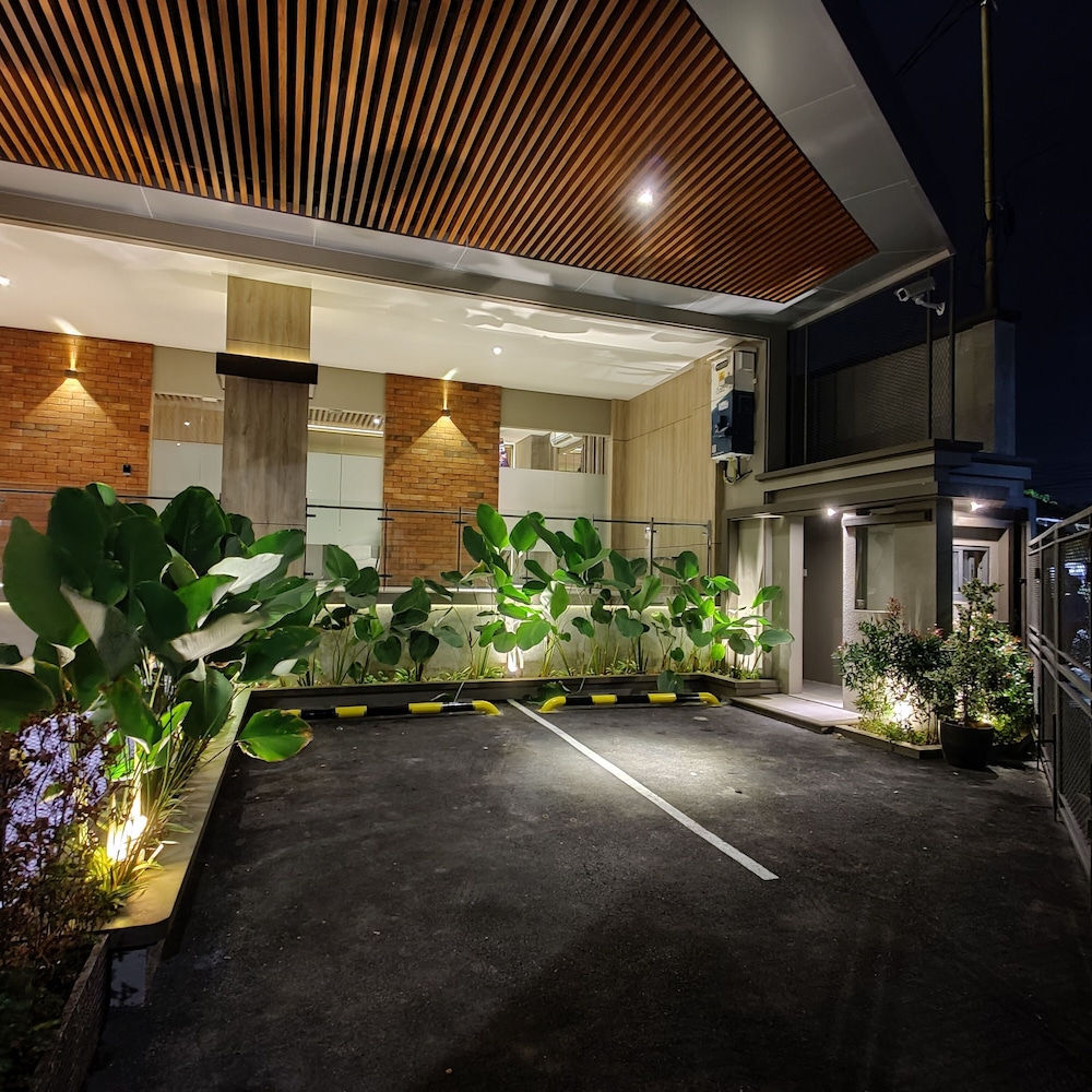 The Mango Suites by FLAT06 2/26