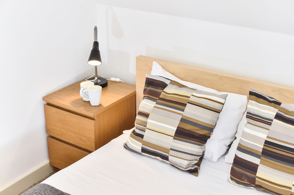 Borough Market Apartments 10/25