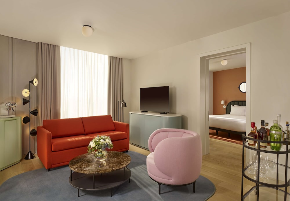 Art otel London Battersea power station powered by Radisson Hotels 27/48