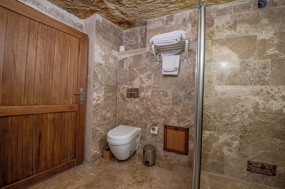 Kapalos Cave Hotel 40/47