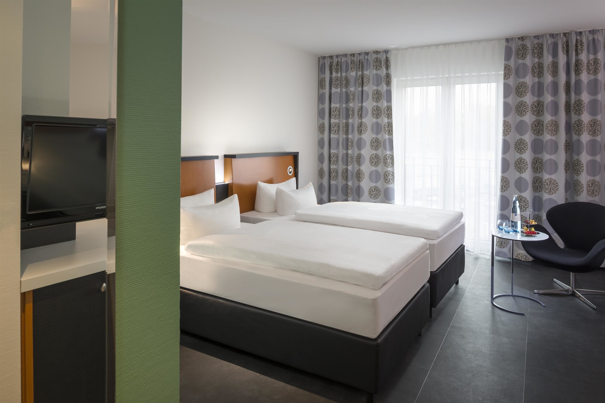 ROOM, XL
