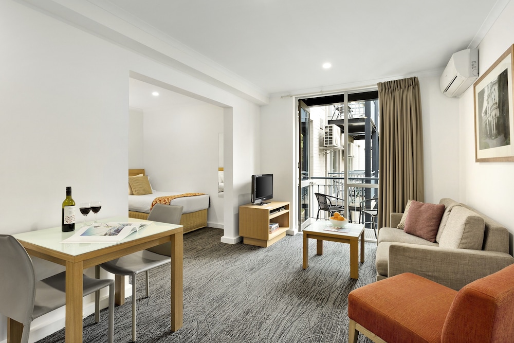 QUEST ST KILDA BAYSIDE 23/41