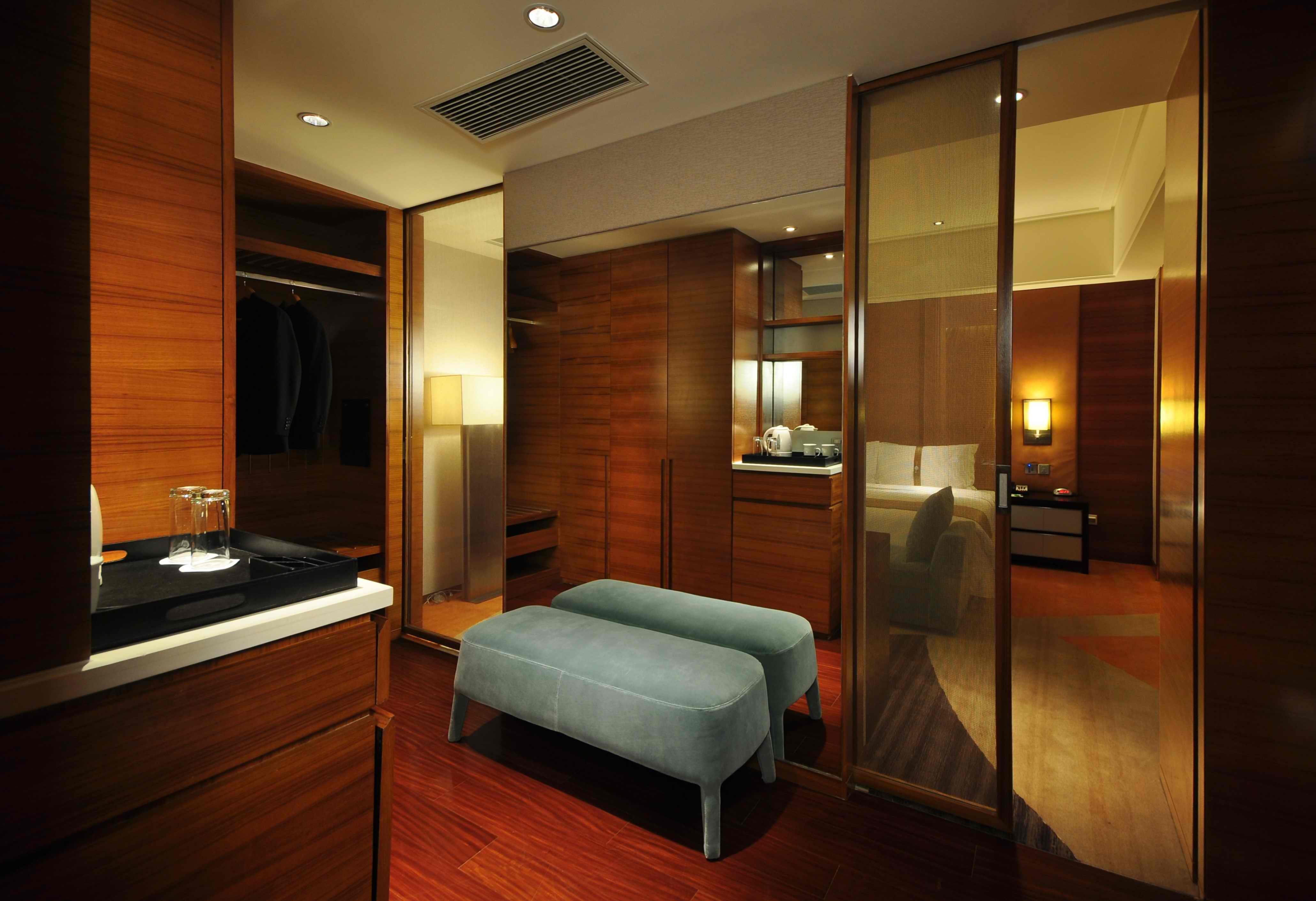 Holiday Inn Qingdao City Centre 25/50