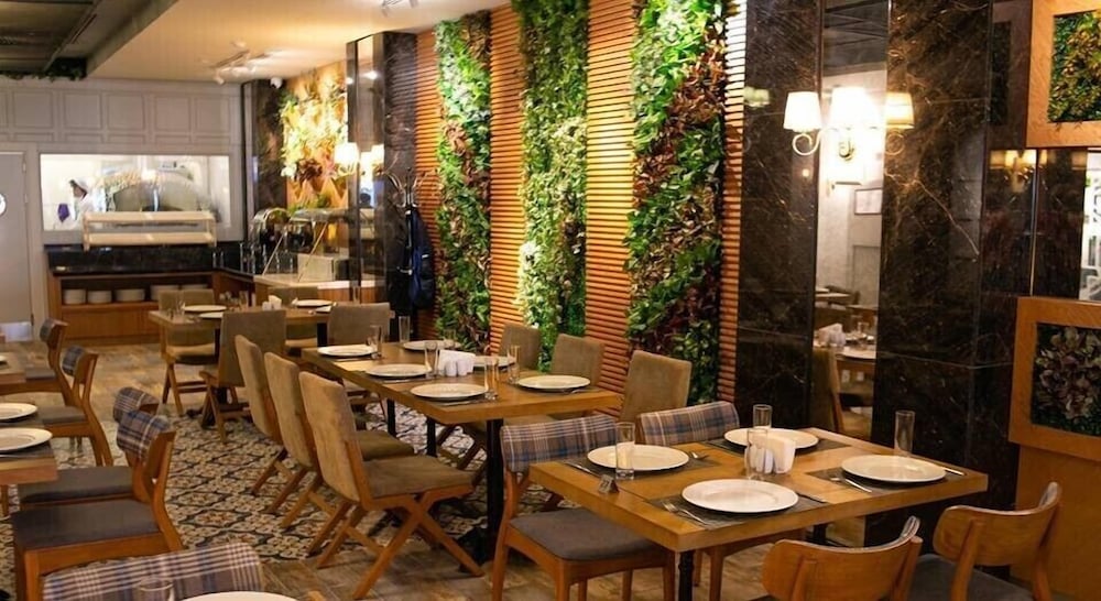 Theatrum Hotel Baku 32/44