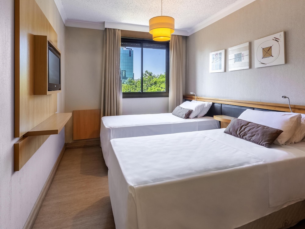 SUPERIOR, APARTMENT, TWIN BEDS