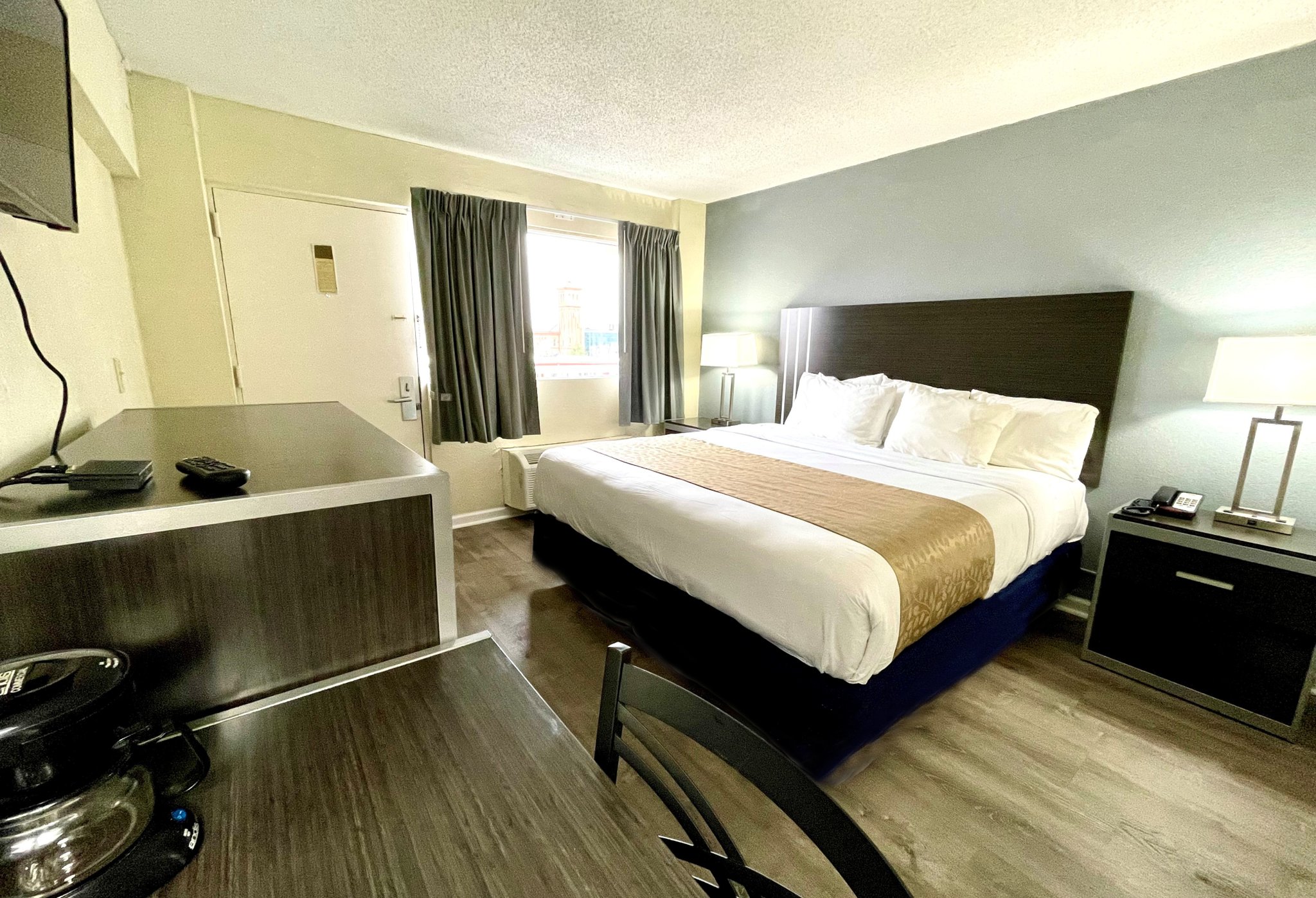 Red Carpet Inn &amp; Suites 11/30