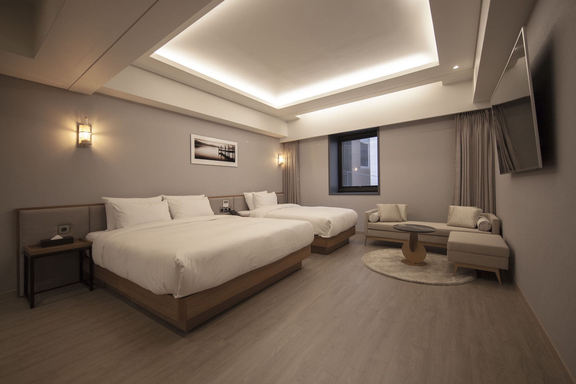 DELUXE, TWIN BEDS