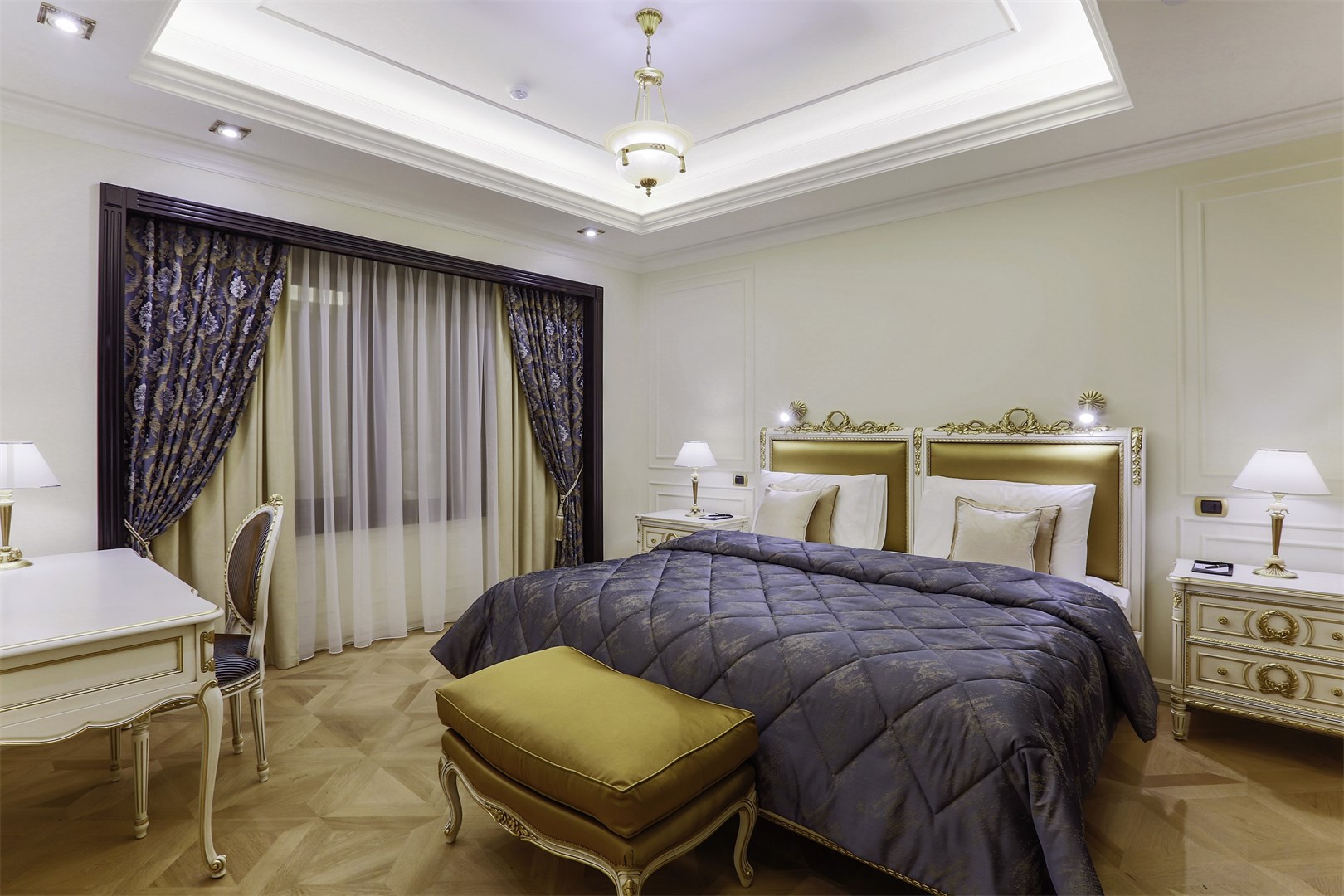 جناح سيغنتشر، Golden Palace Hotel Yerevan 2/2