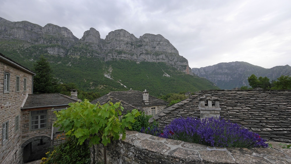 Papaevangelou Hotel 61/66