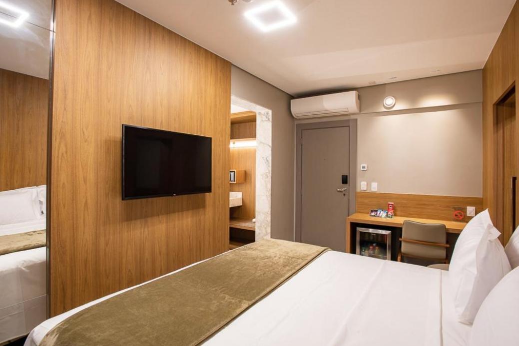 Master, Apartment