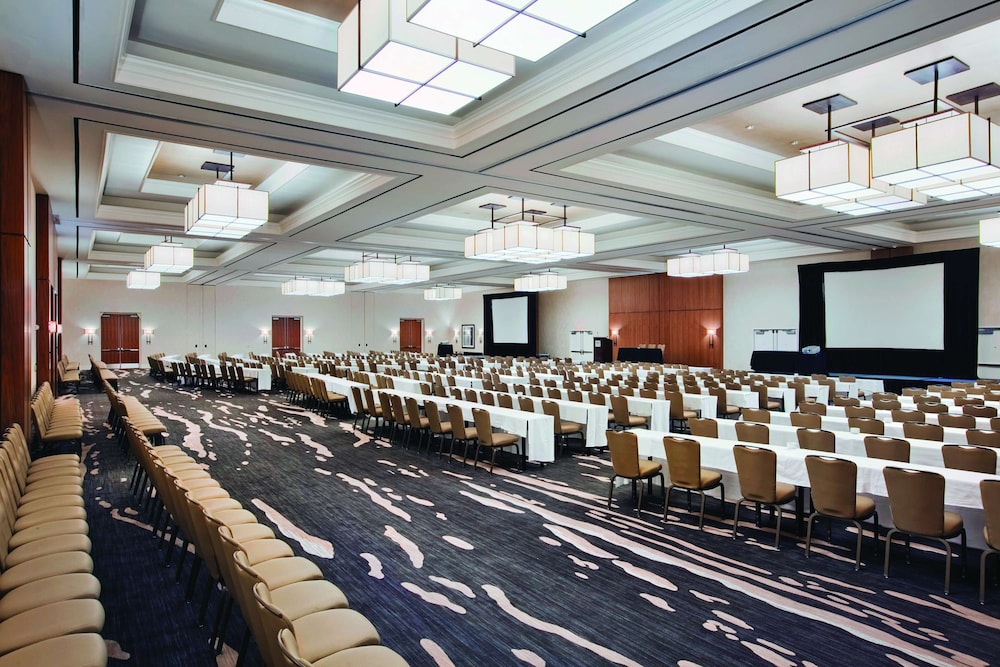 Hyatt Regency Wichita 71/80