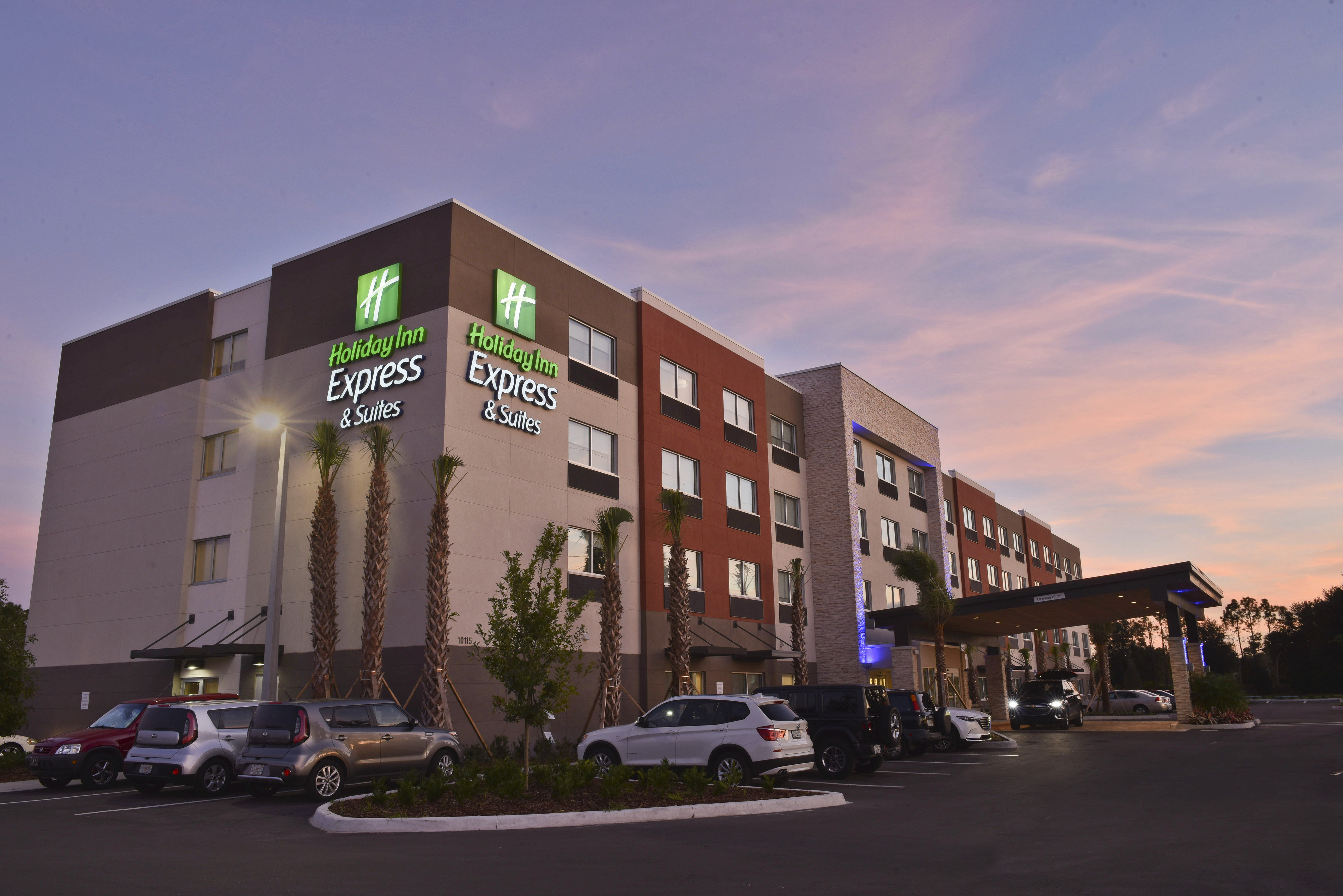 Holiday Inn Express & Suites Orlando - Lake Nona Area 42/47