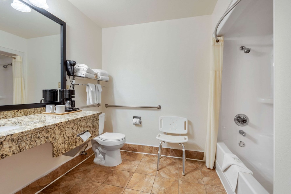 Quality Inn And Suites Limon 17/39