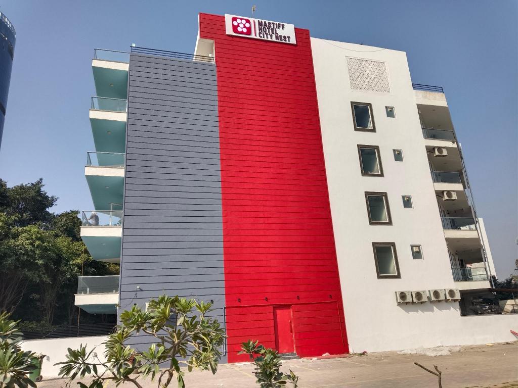 Mastiff Hotel City Nest Gurgaon in GURGAON