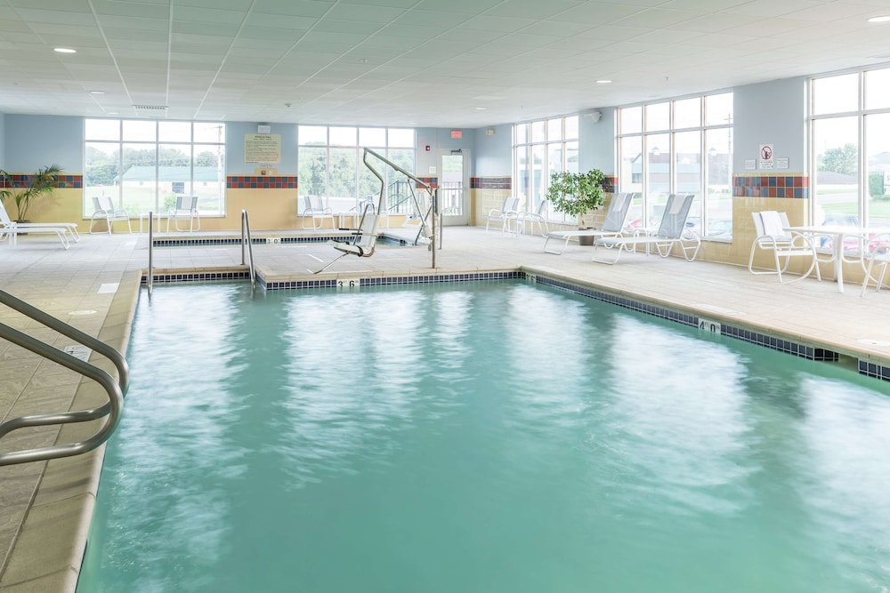 Hampton Inn and Suites Rochester-North photo5