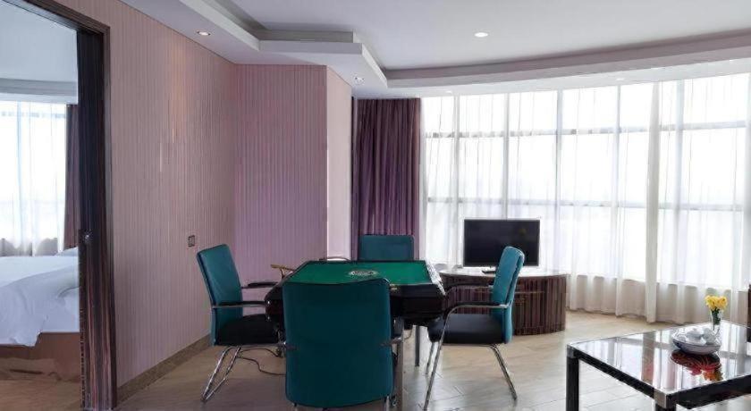 Vienna 3 Best Hotel (Dongguan Liaobu Shida Road) 51/55