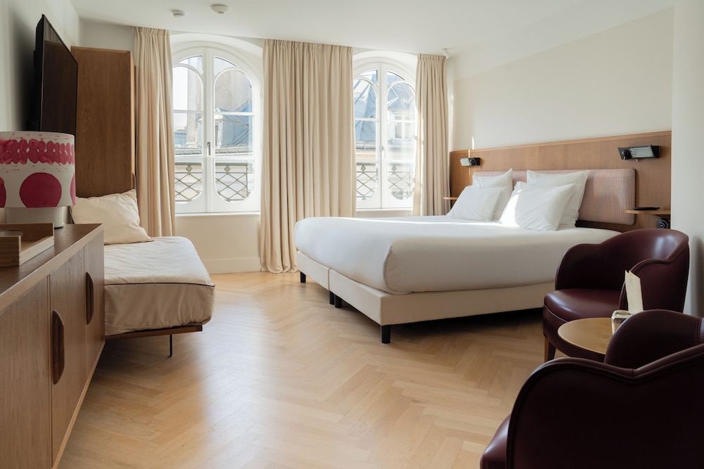 Hotel du Sentier 11/36