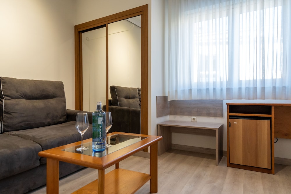 Ciudad de Compostela Hotel 11/22