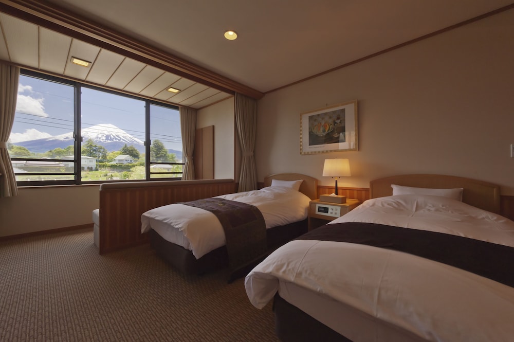 Ooike Hotel 4/50