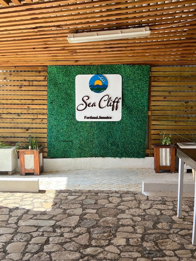 Sea Cliff Resort 9/50