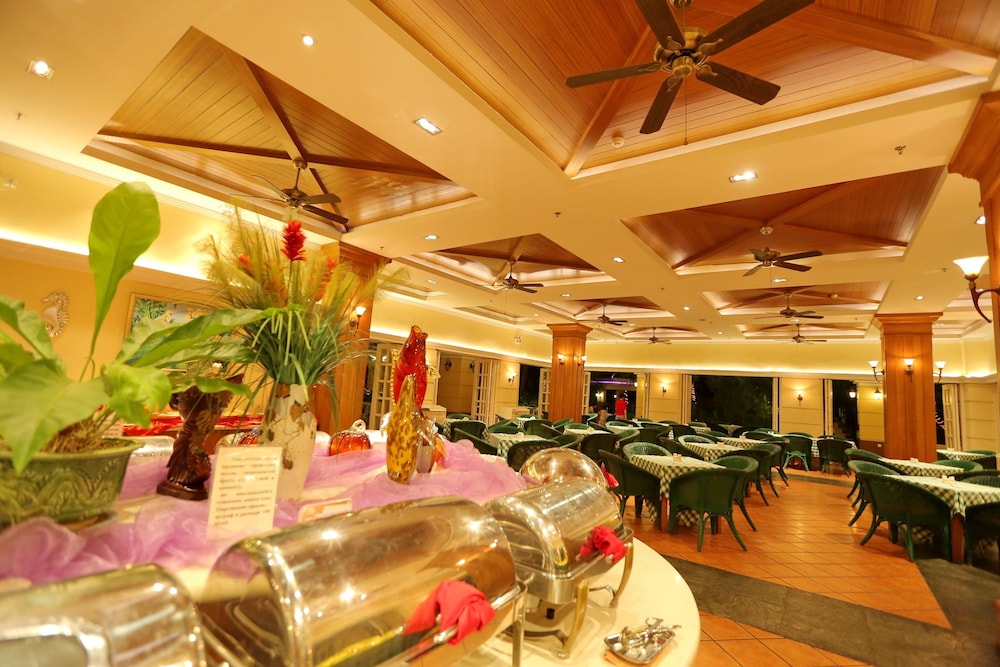 PALM BEACH RESORT AND SPA 32/48