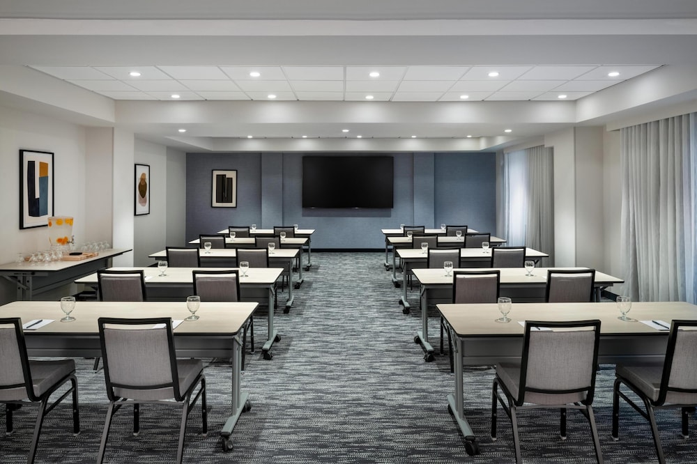 Hyatt Place Fort Lauderdale Cruise Port 35/47