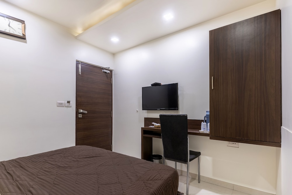 Hotel Ashish 27/39