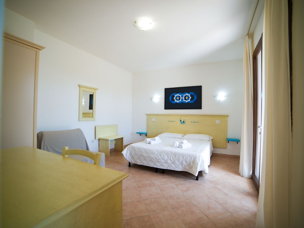 Mimose Beach Village 16/50