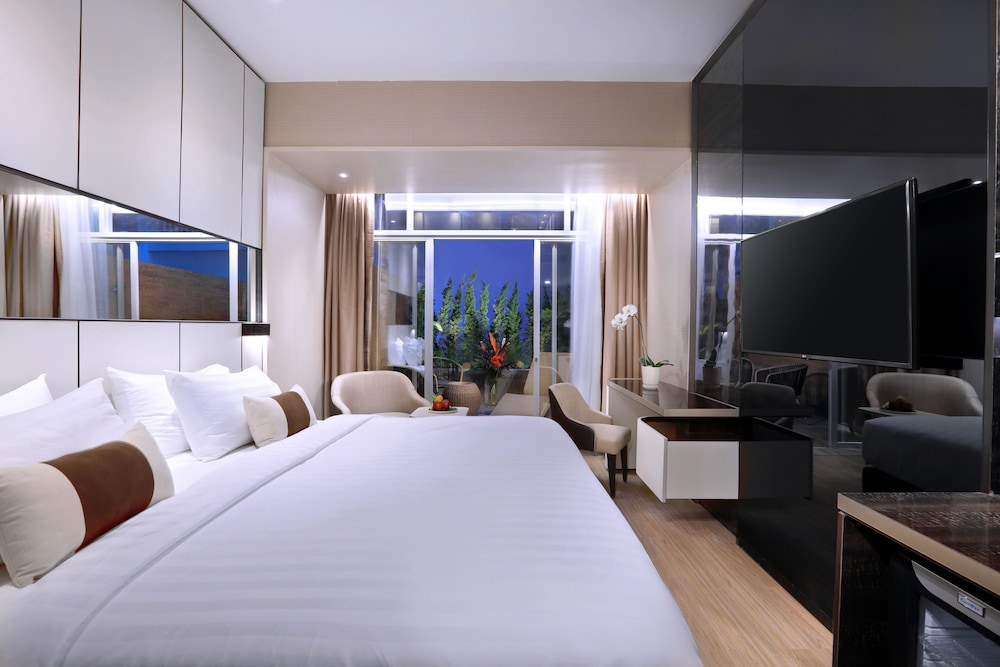 CABANA, SUITE