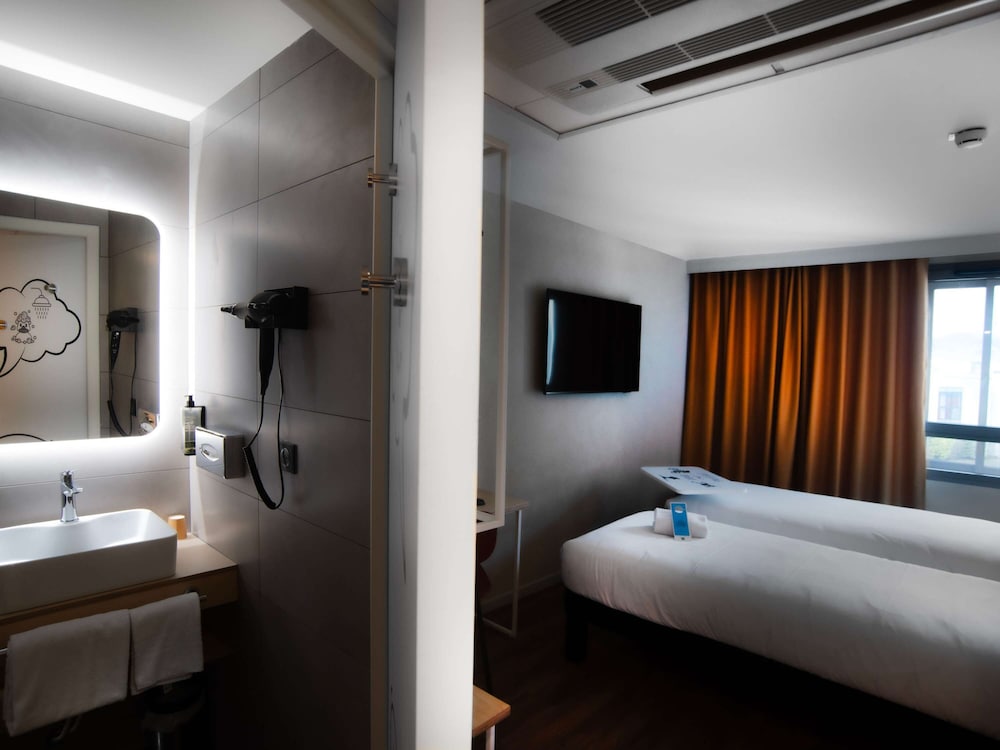 ibis Styles Clermont Ferrand Le Brezet Aeroport 15/69