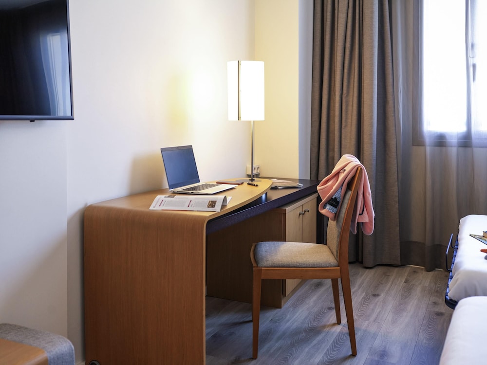 Novotel Sevilla 70/77