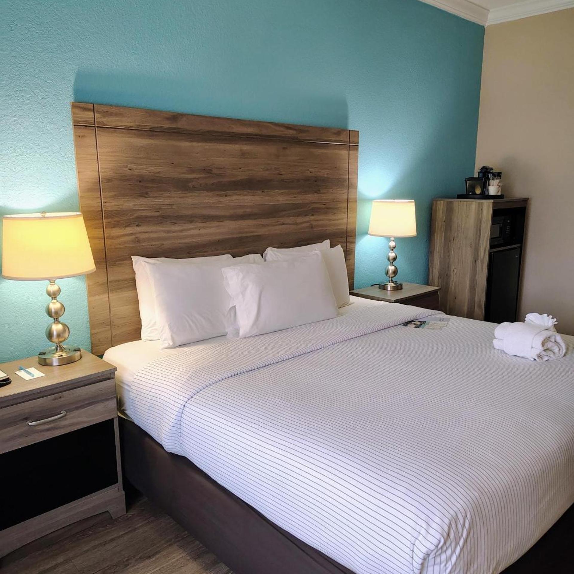 Room, King Bed, Accessible