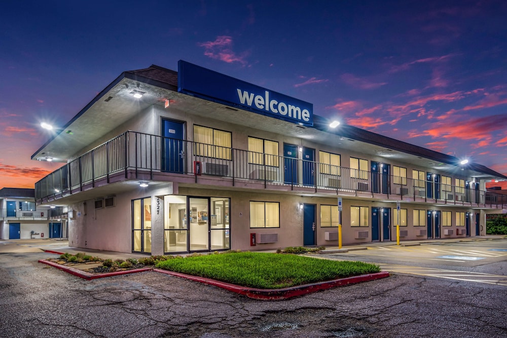 Motel6 College Station, TX - Bryan photo4