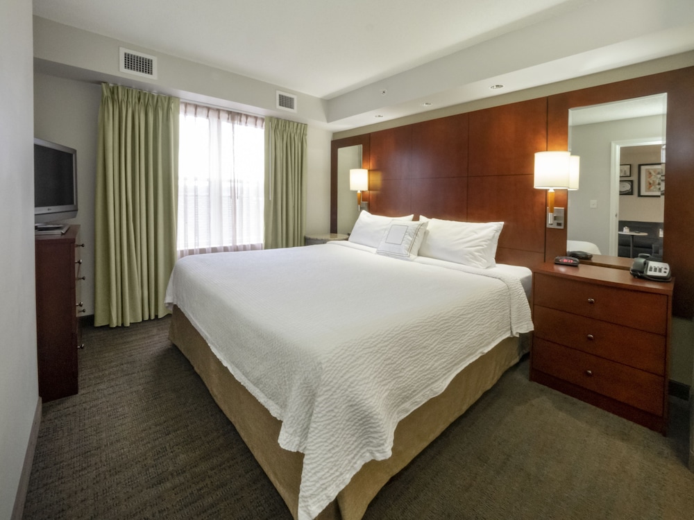 Studio, King Bed, Sofa