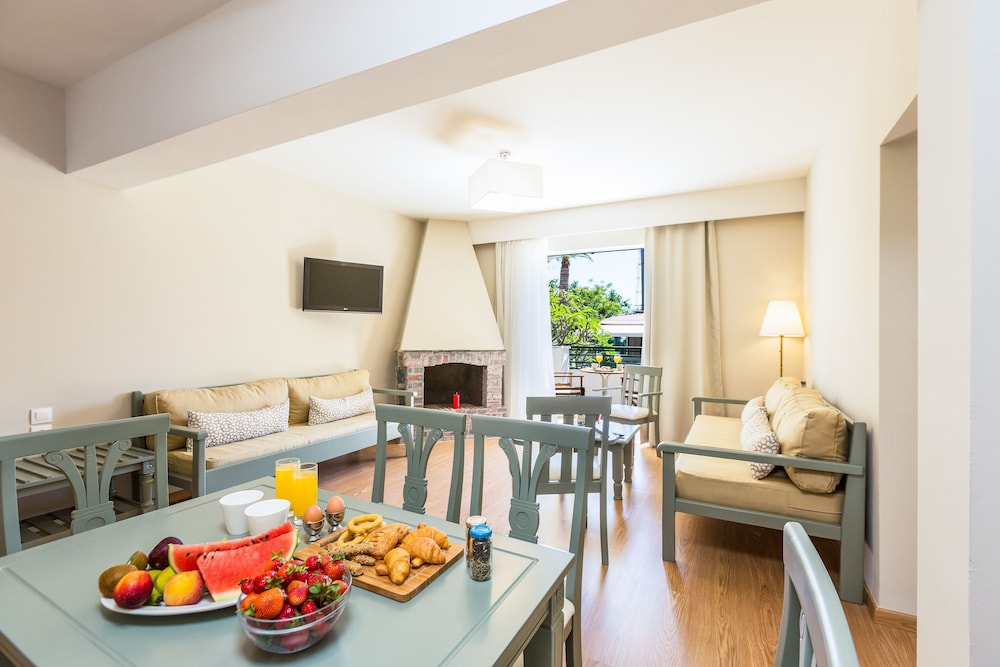 Trefon Hotel Apartments and Family Suites 60/73
