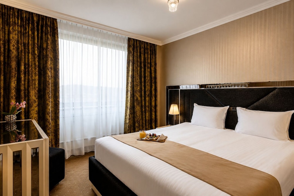 Astoria Grand Hotel 10/49